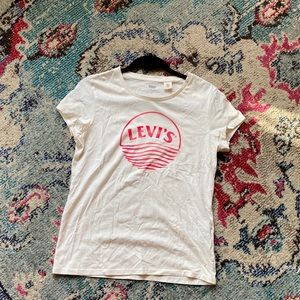 Levi’s graphic Tee